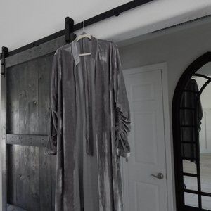 3x Amaryllis velvet duster NWT Taupe color fits 1X to 2X